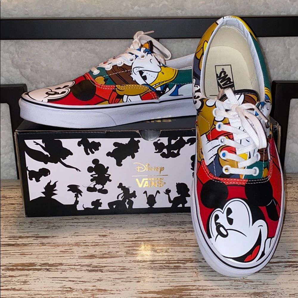 VANS DISNEY MICKEY MOUSE & FRIENDS LACE UP